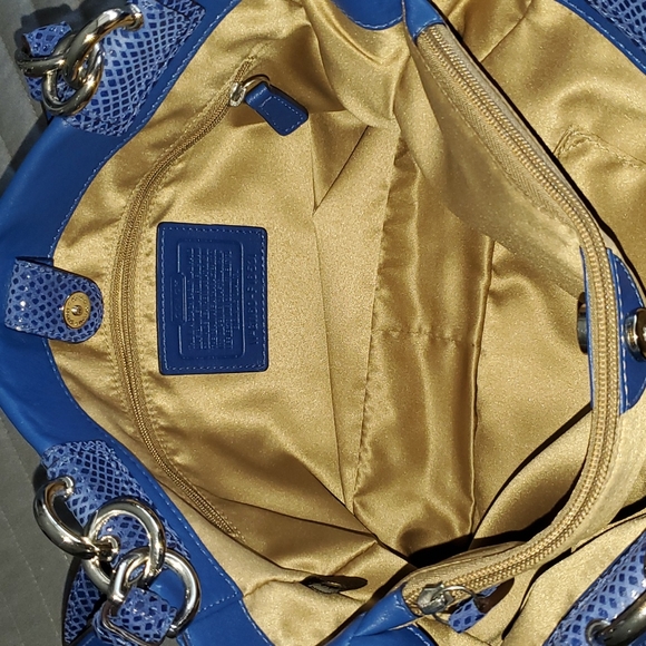 Matching Blue Coach handbag & wallet - Picture 10 of 12